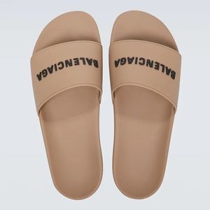 BALENCIAGA
Beige Logo Pool Slides
